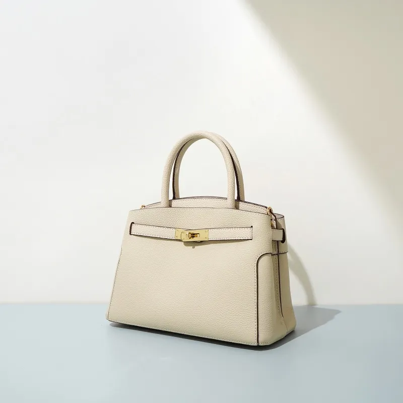 Hvite skinnsekkhåndvesker